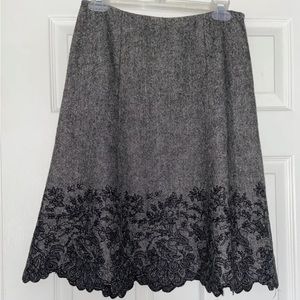 Ann Taylor gray black embroidery, knee length, a line skirt size 4